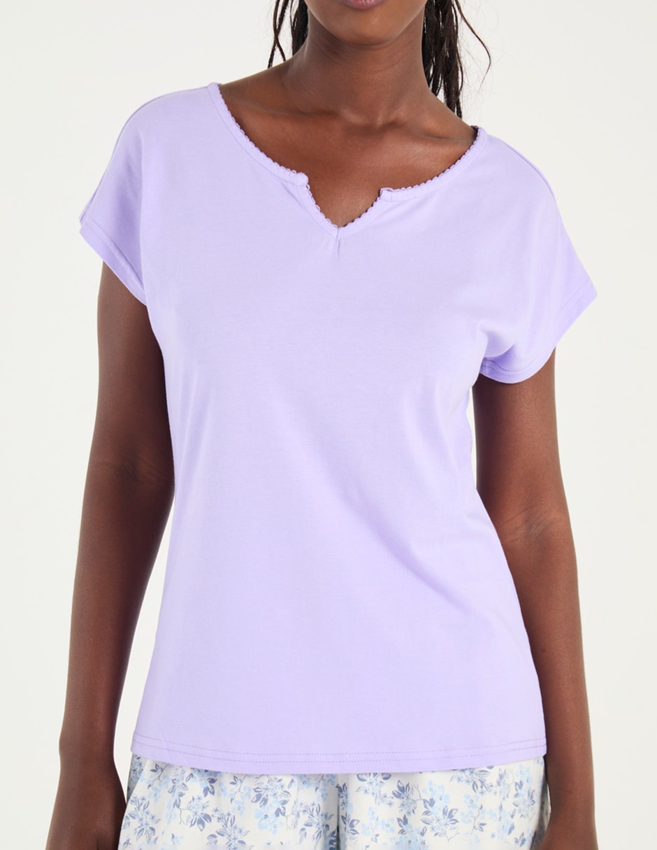 Playera manga corta Weekend cuello V para mujer