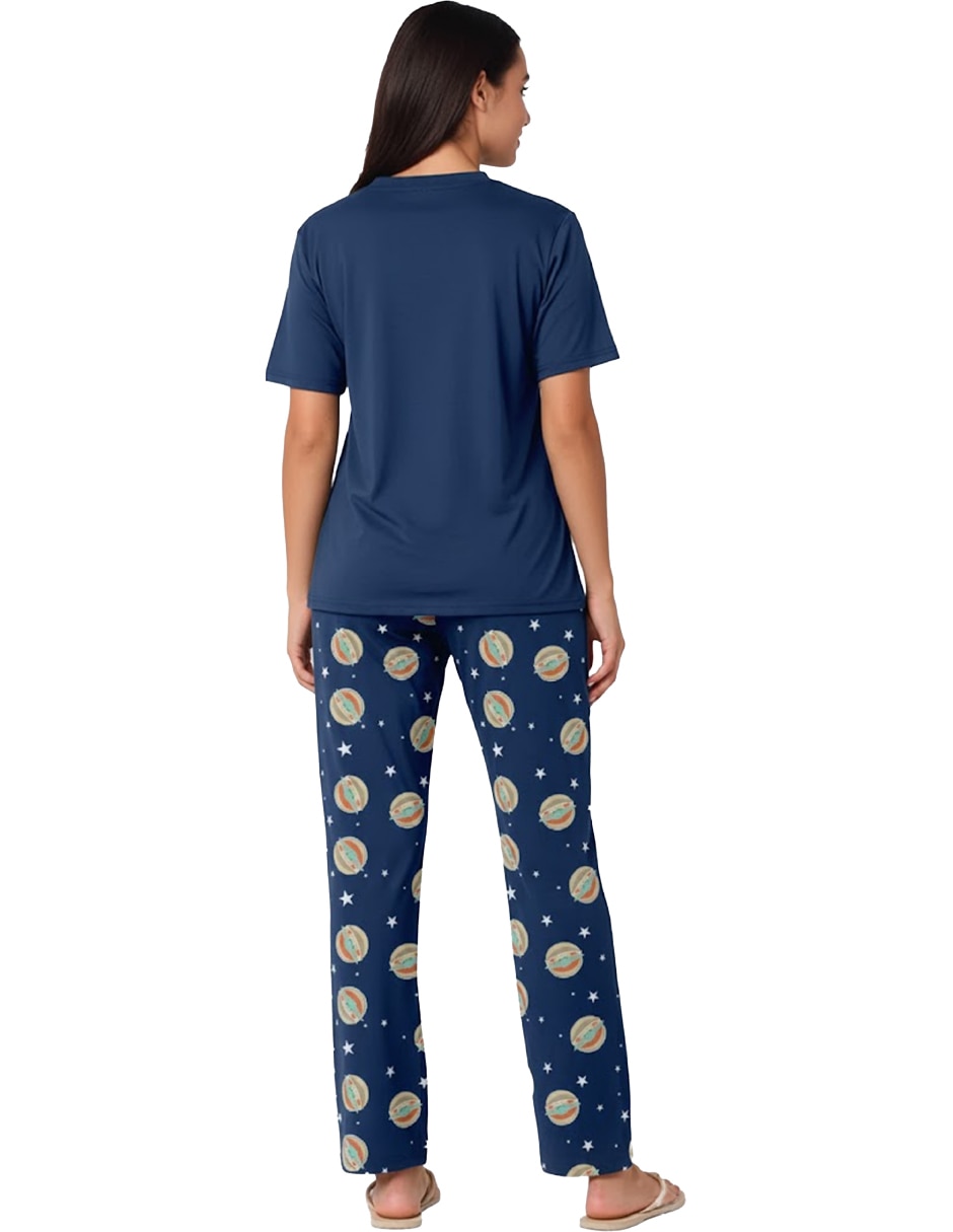 Conjunto pijama Baby Yoda para mujer 2